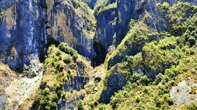 个人商用，深山峡谷奇石林立沟壑纵横壮阔山川，视频素材