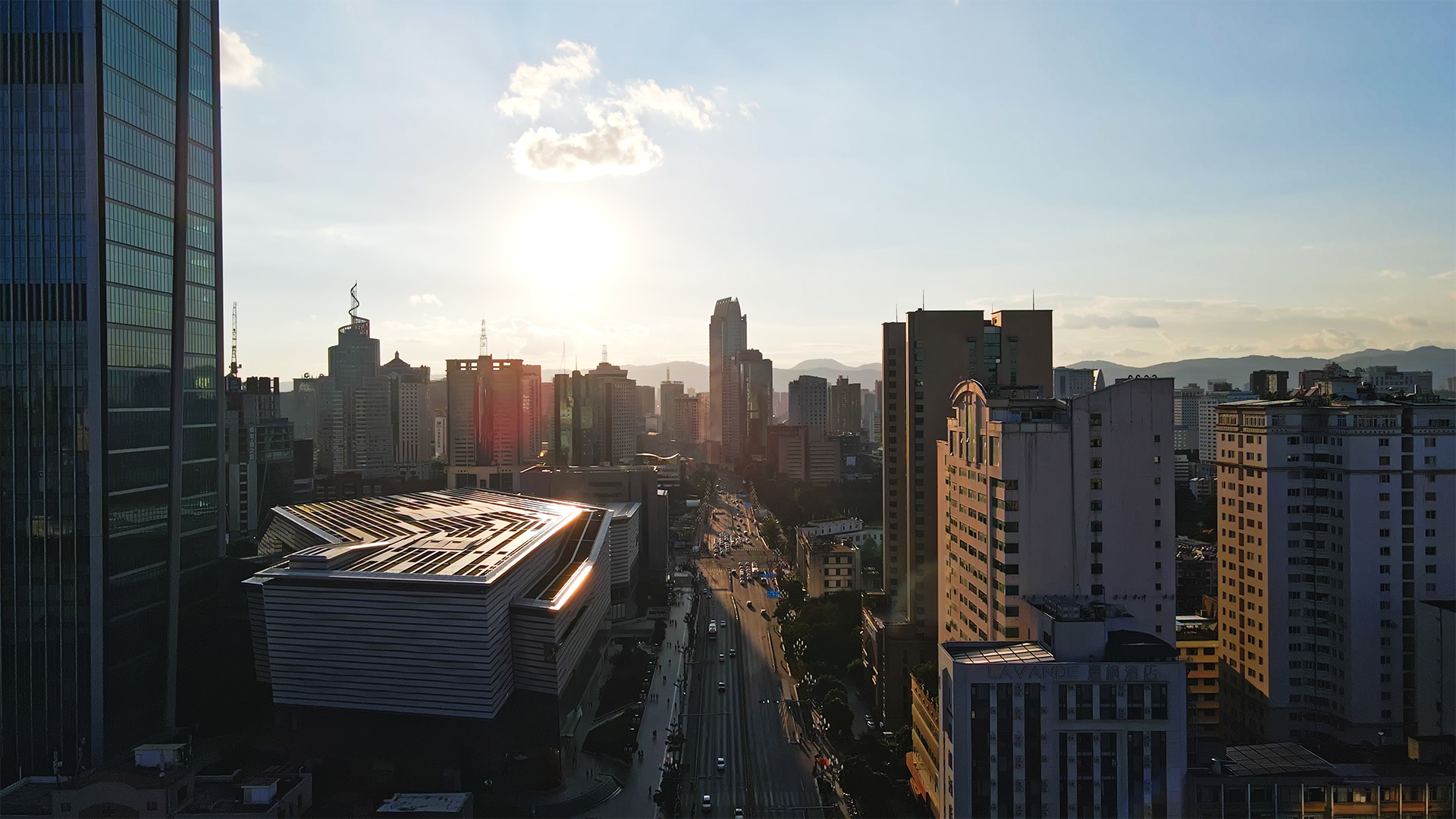 全域商用，云南昆明地标建筑恒隆广场街景，视频素材