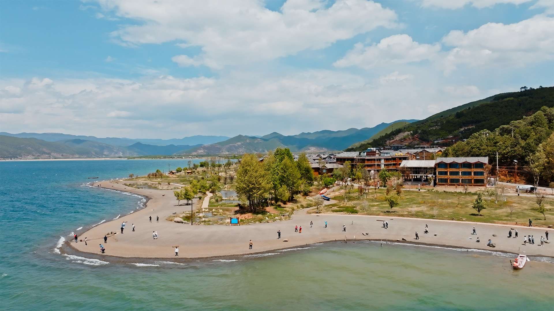 个人商用，云南省丽江市宁蒗彝族自治县泸沽湖吕家湾码头蒗放村航拍，视频素材