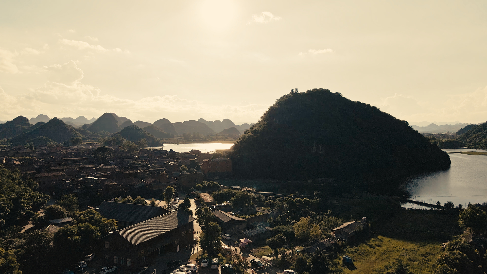 个人商用，夕阳下的普者黑仙人洞村，视频素材
