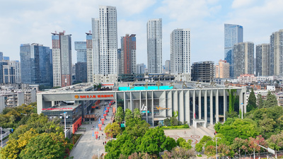 个人商用，云南省昆明市盘龙区工人文化宫地标建筑航拍，视频素材