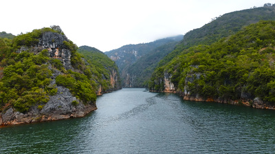 个人商用，云南省曲靖市罗平县鲁布革布依族苗族乡三峡风景航拍，视频素材