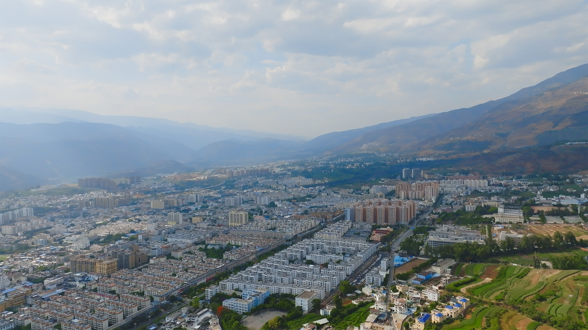 个人商用，云南省昆明市东川区城市建筑全貌大景航拍，视频素材